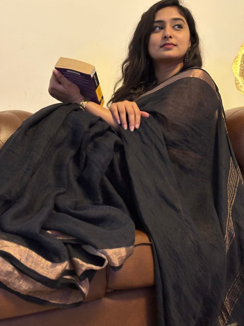 Eternal Noir – Handwoven Linen Saree - Image 2